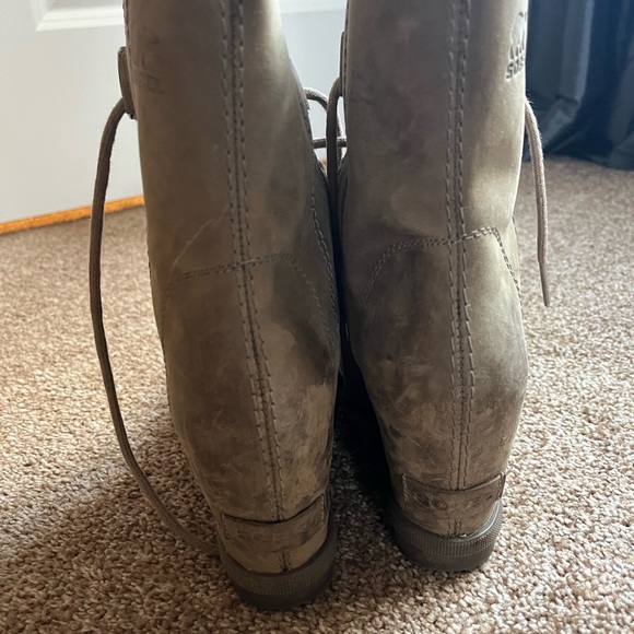 Greenish/brown Sorel Joan of Arctic wedge size 6.5 - Picture 4 of 4